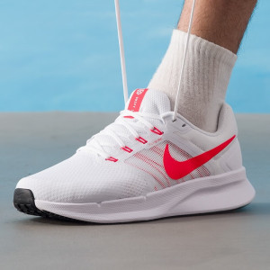 耐克(NIKE)男鞋 Run Swift 3 新款运动鞋舒适减震轻便低帮休闲跑步鞋DR2695-010 ZP