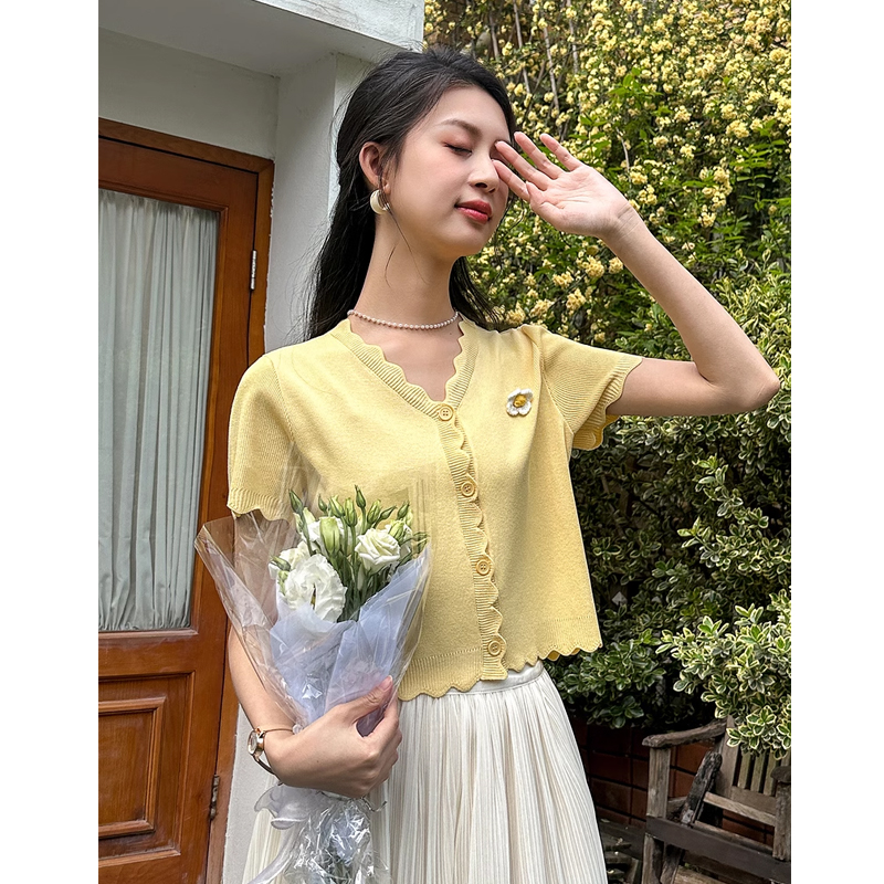 [2.5折价80元]唐狮夏季新款开衫女薄款奶系穿搭上衣花边毛织开衫夏季短袖小衫F